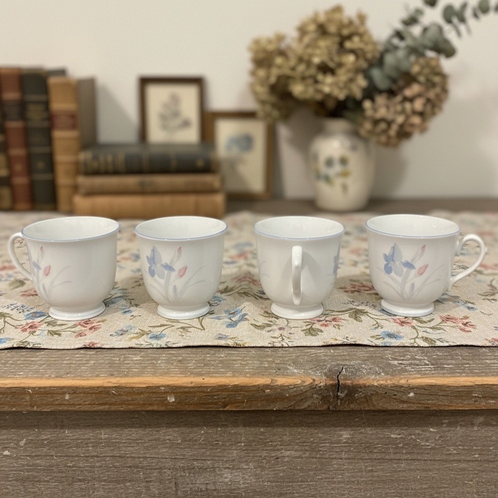Excel Fresh Flowers Iris Coffee Cups, Set of 4, Vintage Footed Bone‎ China Mugs